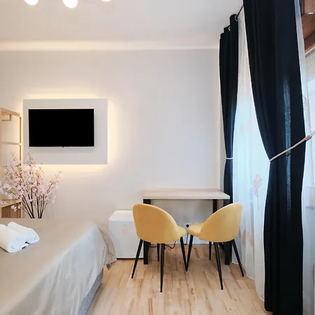 Elegant And Cozy With Ac Swimming Pool Free Parking Subway Station 2 Min Walking Séjour chez l'habitant