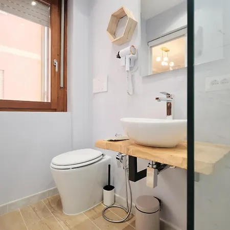 Séjour chez l'habitant Elegant And Cozy With Ac Swimming Pool Free Parking Subway Station 2 Min Walking Rome