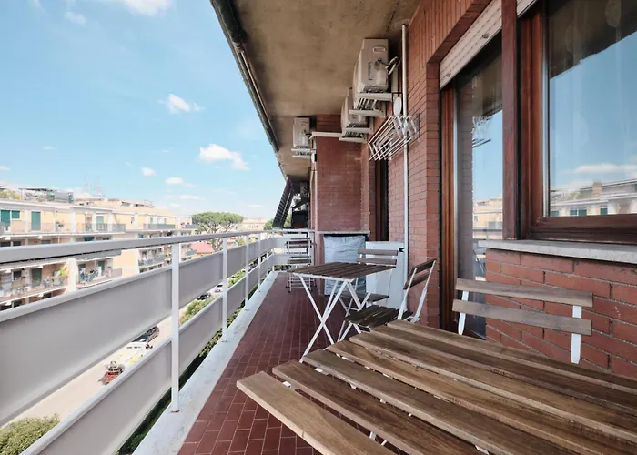 Elegant And Cozy With Ac Swimming Pool Free Parking Subway Station 2 Min Walking Rome